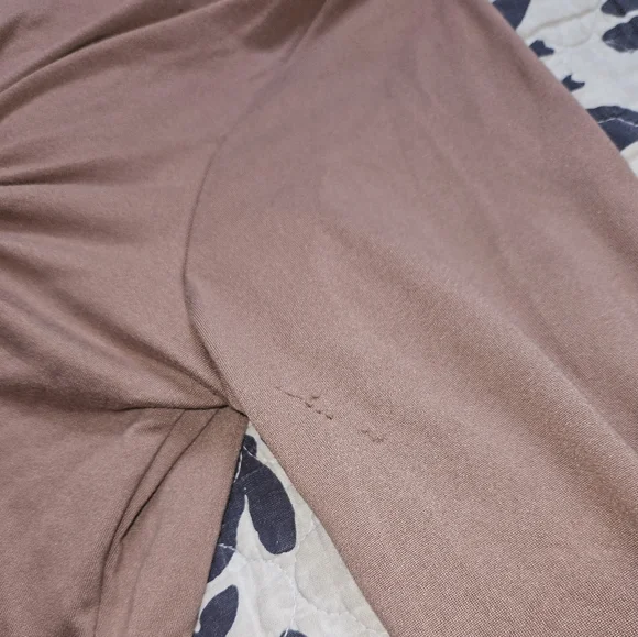 4/$20- Crop open back long sleeve - Picture 3 of 4